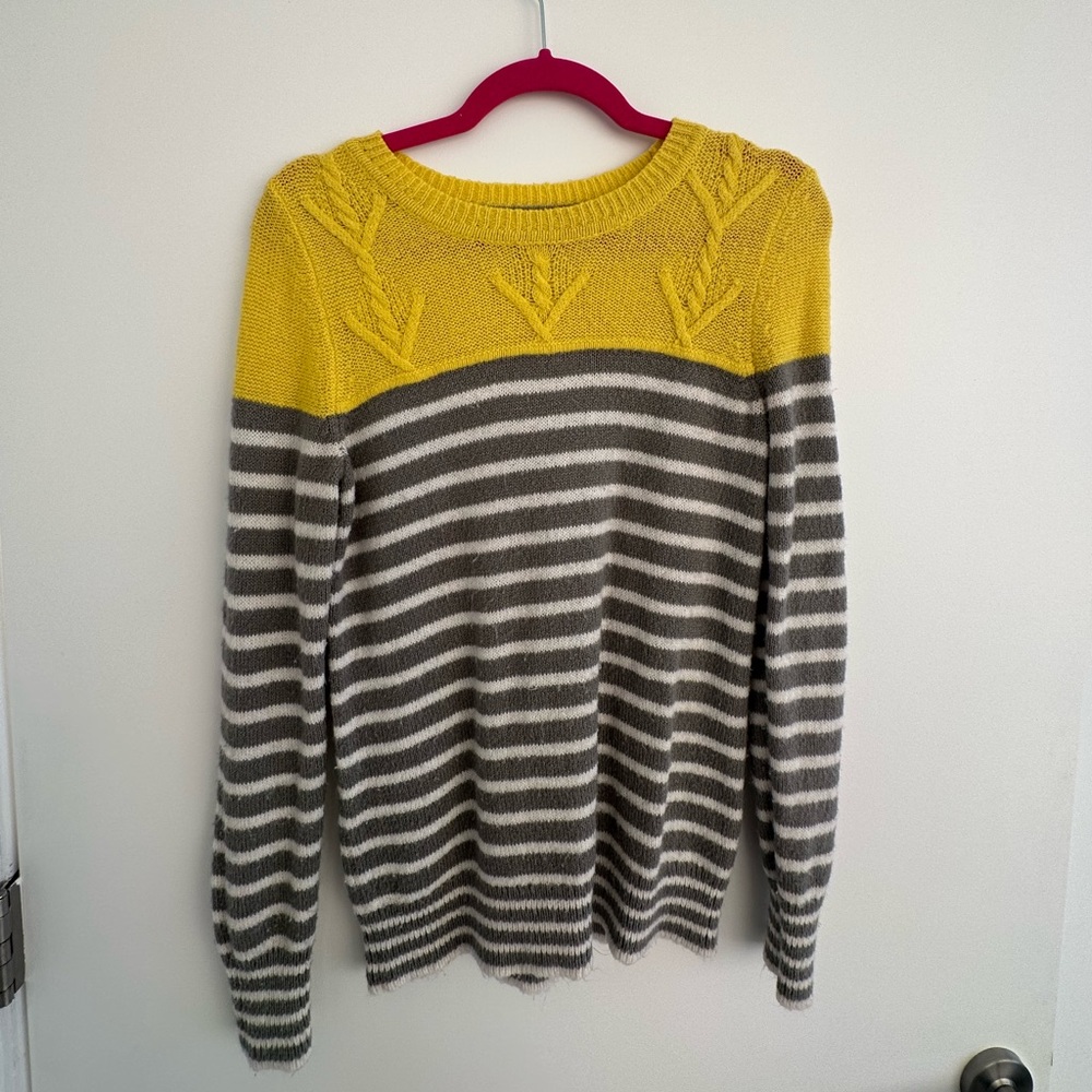 Cableknit sweater